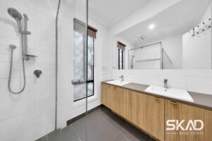 9 Mottlecah Circuit, CRAIGIEBURN, VIC 3064 AUS