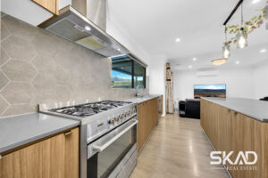 9 Mottlecah Circuit, CRAIGIEBURN, VIC 3064 AUS