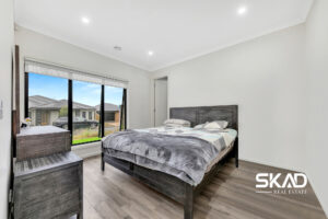 39 Madura Promenade, MICKLEHAM, VIC 3064 AUS