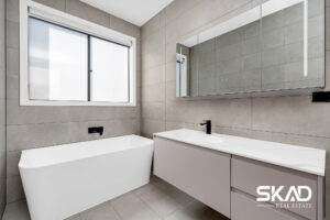 1 Proserpine Crescent, DONNYBROOK, VIC 3064 AUS