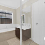 27 Nesting Vista, CRAIGIEBURN, VIC 3064 AUS