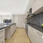 27 Nesting Vista, CRAIGIEBURN, VIC 3064 AUS