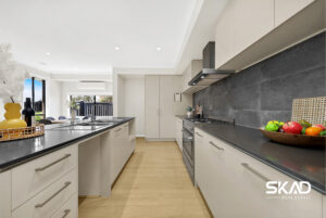 27 Nesting Vista, CRAIGIEBURN, VIC 3064 AUS