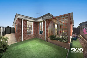 27 Nesting Vista, CRAIGIEBURN, VIC 3064 AUS