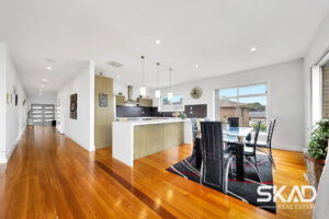 17 Chinnock Court, CRAIGIEBURN, VIC 3064 AUS