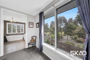 34 Pinnacle Chase, BEVERIDGE, VIC 3753 AUS