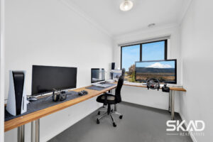 57 Charteris Drive, CRAIGIEBURN, VIC 3064 AUS