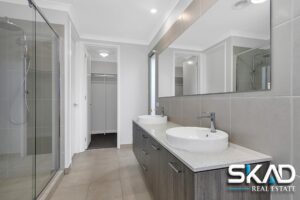 10 Notchwood Crescent, DONNYBROOK, VIC 3064 AUS