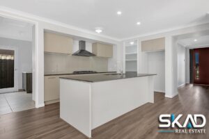 10 Notchwood Crescent, DONNYBROOK, VIC 3064 AUS