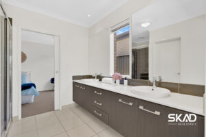 38 Valiant Crescent, CRAIGIEBURN, VIC 3064 AUS