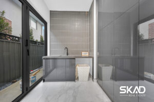 19 Lakeside Drive, WOLLERT, VIC 3750 AUS