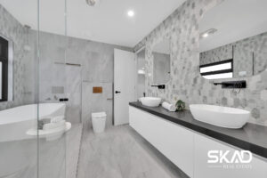 19 Lakeside Drive, WOLLERT, VIC 3750 AUS