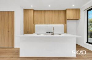 THOMASTOWN, VIC 3074 AUS