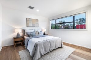 THOMASTOWN, VIC 3074 AUS