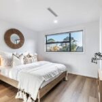 THOMASTOWN, VIC 3074 AUS