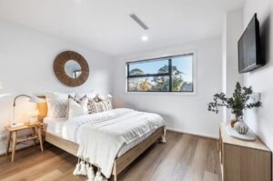 THOMASTOWN, VIC 3074 AUS