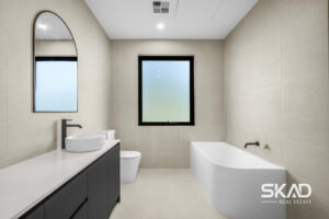 6 Lowline Way, WOLLERT, VIC 3750 AUS