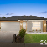 8 Mottlecah Circuit, CRAIGIEBURN, VIC 3064 AUS