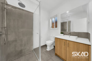 8 Mottlecah Circuit, CRAIGIEBURN, VIC 3064 AUS