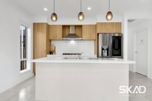 8 Mottlecah Circuit, CRAIGIEBURN, VIC 3064 AUS