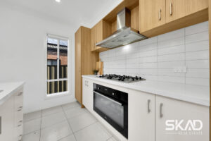 8 Mottlecah Circuit, CRAIGIEBURN, VIC 3064 AUS