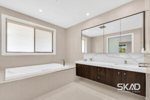 10 Sanctuary Rise, MICKLEHAM, VIC 3064 AUS