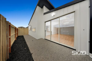 15 Beaconsfield Drive, MICKLEHAM, VIC 3064 AUS