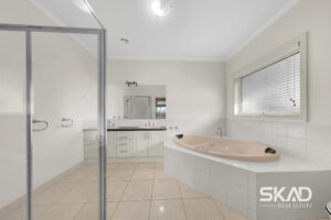 52 The Elms Boulevard, KILMORE, VIC 3764 AUS