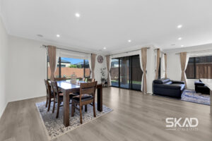 18 La Tour Boulevard, WOLLERT, VIC 3750 AUS