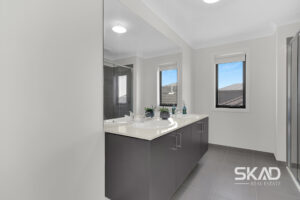 18 La Tour Boulevard, WOLLERT, VIC 3750 AUS