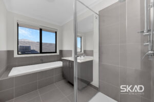 18 La Tour Boulevard, WOLLERT, VIC 3750 AUS