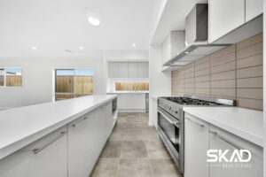 MICKLEHAM, VIC 3064 AUS