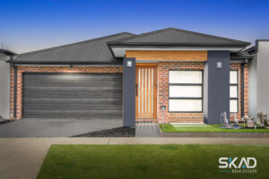 90 Farm Crescent, DONNYBROOK, VIC 3064 AUS