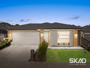 8 Mottlecah Circuit, CRAIGIEBURN, VIC 3064 AUS
