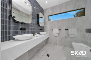 GREENVALE, VIC 3059 AUS