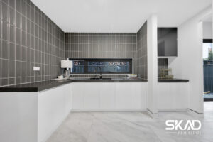 GREENVALE, VIC 3059 AUS