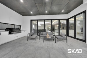 GREENVALE, VIC 3059 AUS