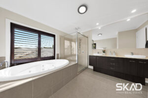7 Laurimar Boulevard, DOREEN, VIC 3754 AUS