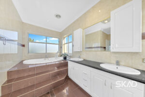30 The Panorama, MICKLEHAM, VIC 3064 AUS