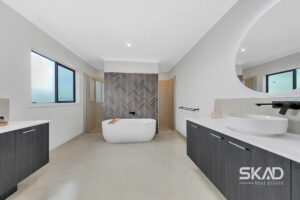 9 Boglis Avenue, WOLLERT, VIC 3750 AUS