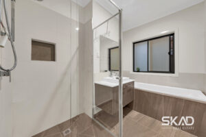 15 Emblem Way, CRAIGIEBURN, VIC 3064 AUS