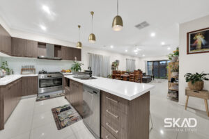 15 Emblem Way, CRAIGIEBURN, VIC 3064 AUS