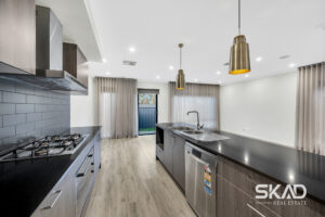 60 Scenery Drive, CRAIGIEBURN, VIC 3064 AUS