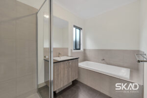 60 Scenery Drive, CRAIGIEBURN, VIC 3064 AUS