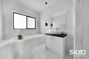 106 The Parade, WOLLERT, VIC 3750 AUS