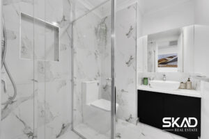8 York Parade, WOLLERT, VIC 3750 AUS