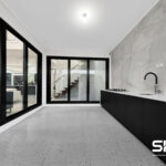 8 York Parade, WOLLERT, VIC 3750 AUS