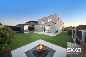 8 York Parade, WOLLERT, VIC 3750 AUS
