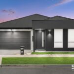 11 Swanmore Road, DONNYBROOK, VIC 3064 AUS