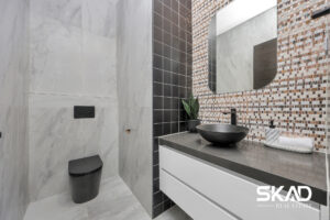 GREENVALE, VIC 3059 AUS